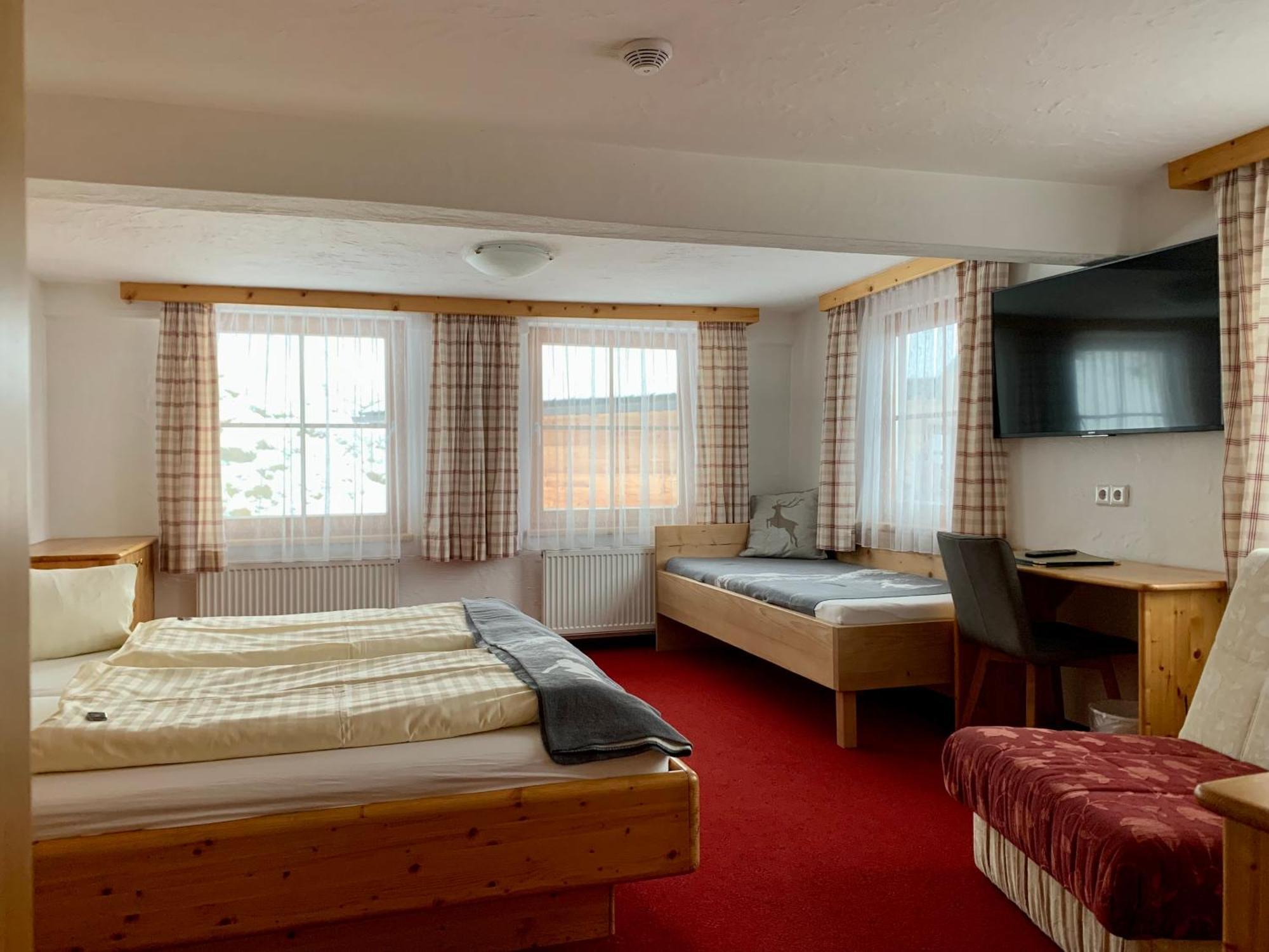 Guest house Heisshof 3*