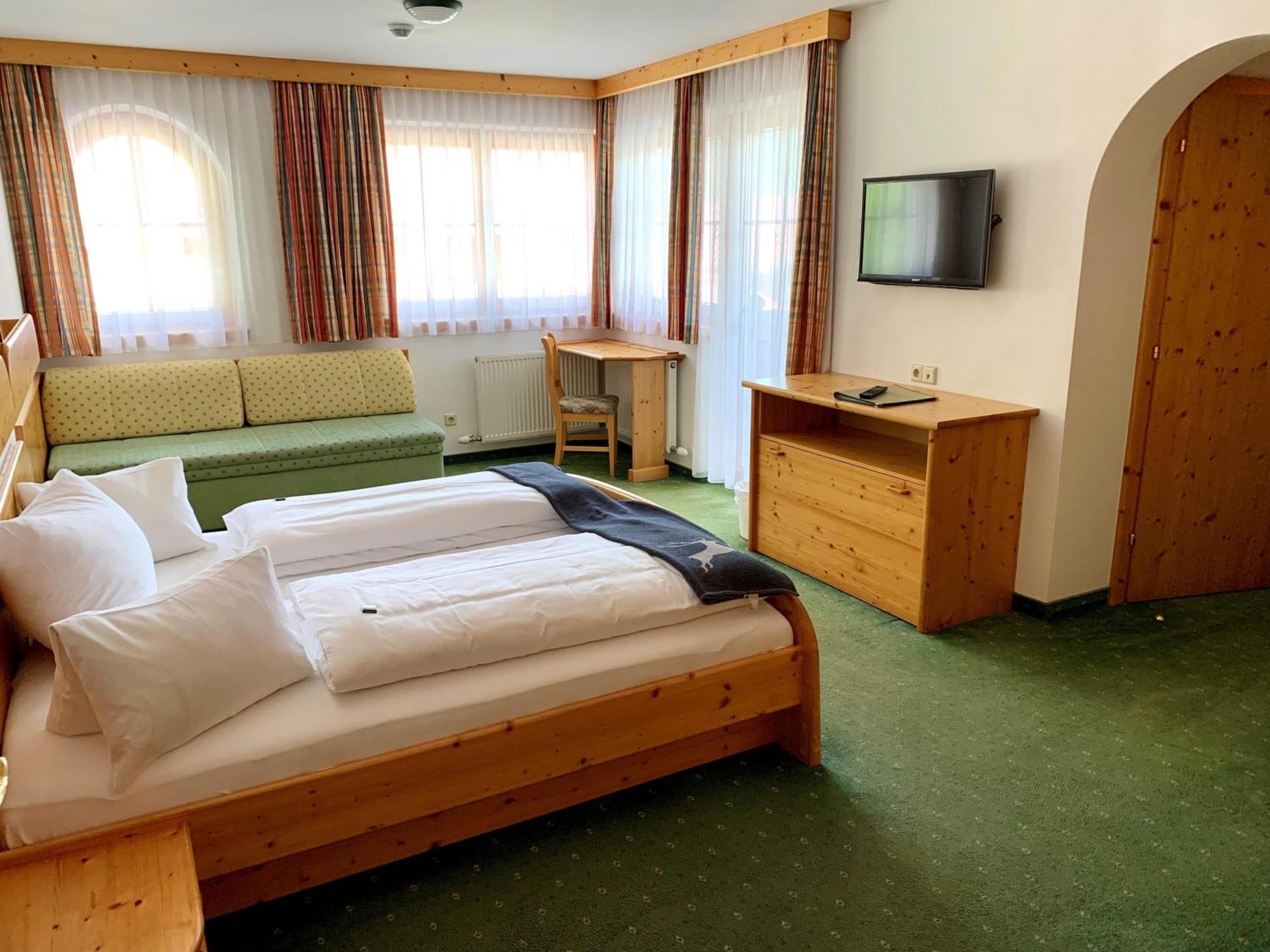 Guest house Heisshof 3*